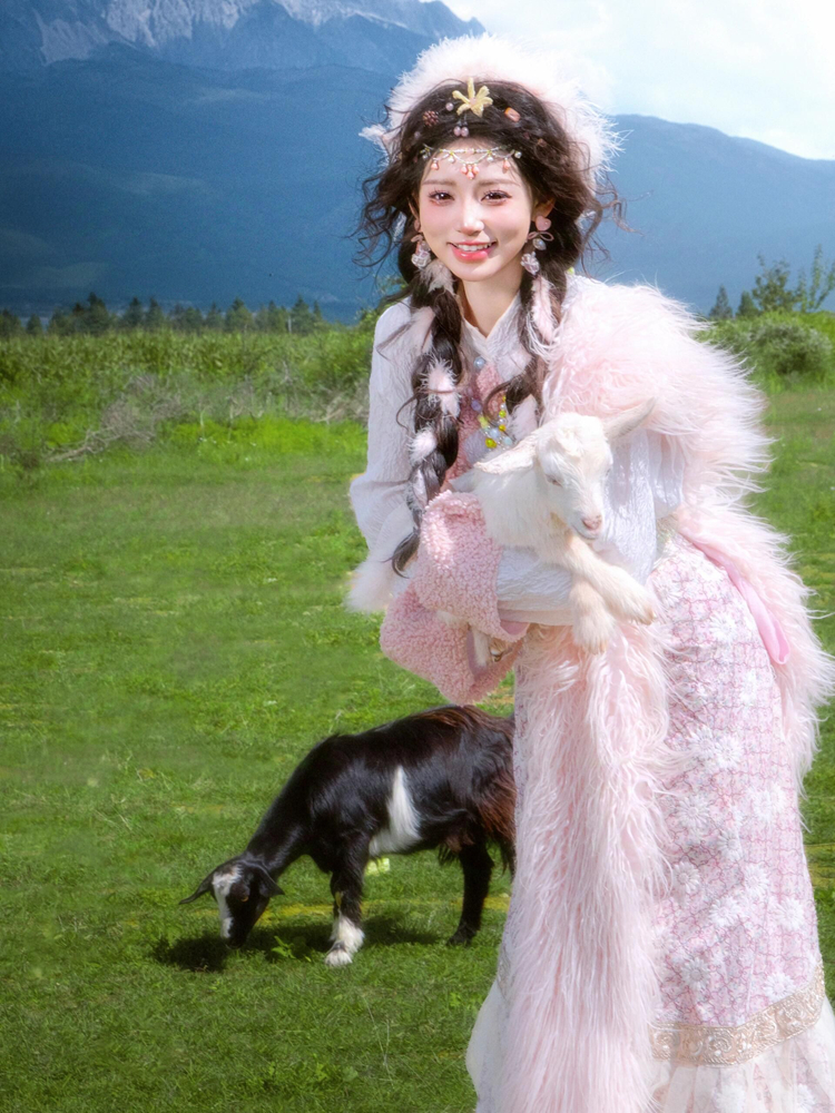 Yunnan Tibetan Costume Lijiang - Ethnic Fashion Photography review and price